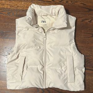 Zara cropped puffer vest size Small